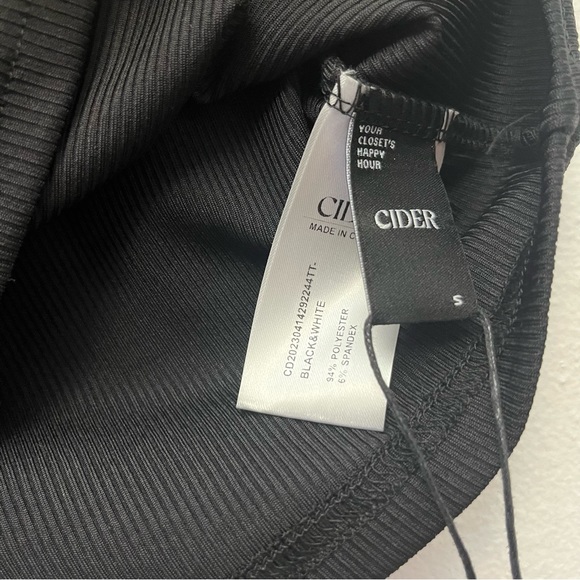 Cider 2 Pack Solid Ruched Square Neck Crop Top - Picture 15 of 15